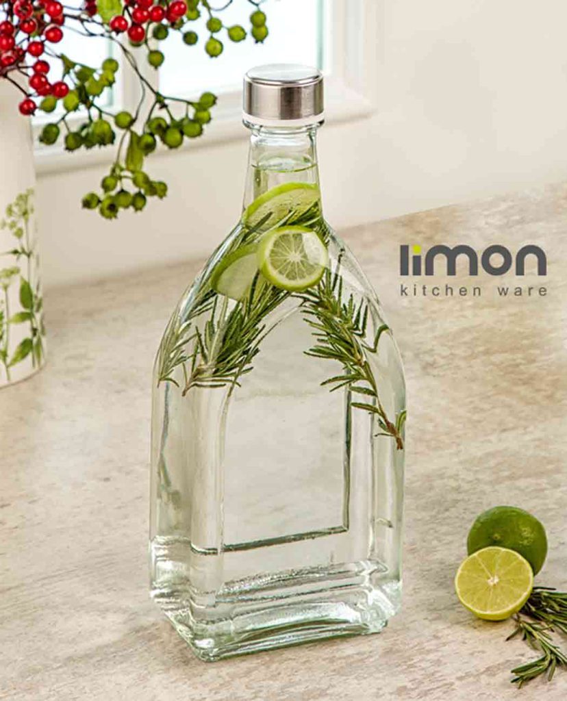 استفاده از بطری آب شیشه ای لیمون